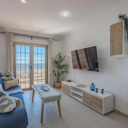 Seaside With Spacious Terrace, Pool, And Wi-fi 公寓 圣克鲁斯-德特内里费