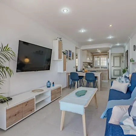 公寓 Seaside With Spacious Terrace, Pool, And Wi-fi 圣克鲁斯-德特内里费