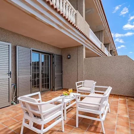 公寓 Seaside With Spacious Terrace, Pool, And Wi-fi 圣克鲁斯-德特内里费